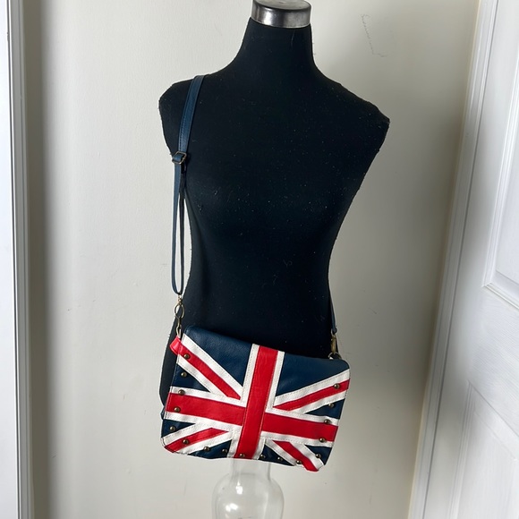 Vintage Minimalist Crossbody Bag - Picture 4 of 16